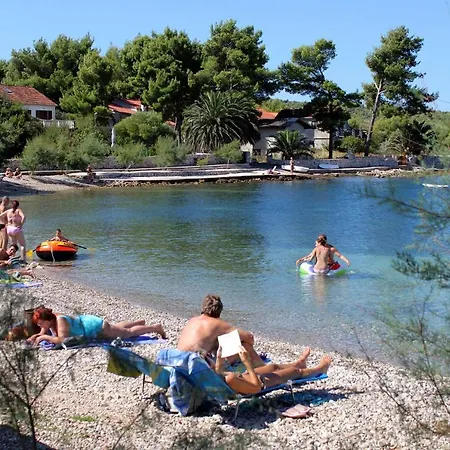 Apartments By The Sea Mirca, Brac - 5655 Mirce