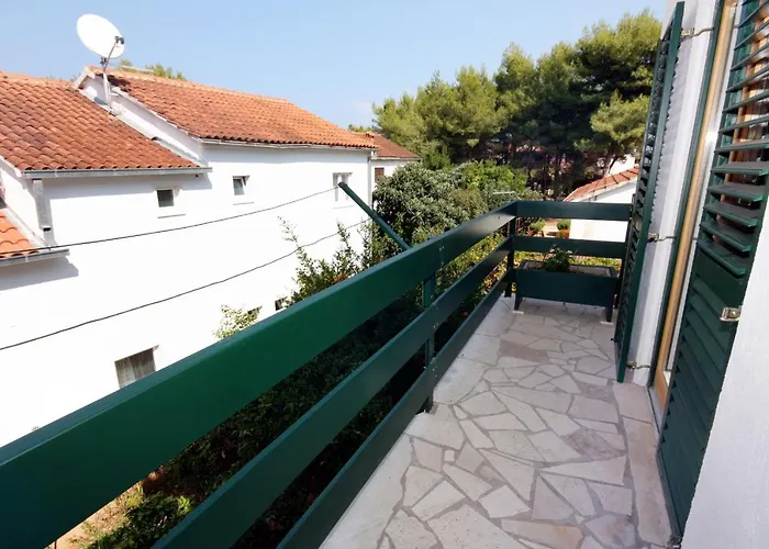 Apartments By The Sea Mirca, Brac - 5655 * Mirce