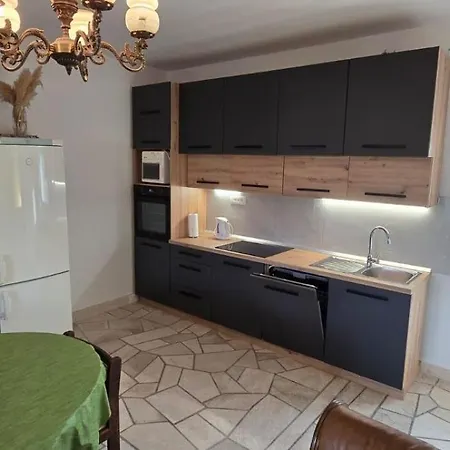 Apartman Apartments By The Sea Mirca, Brac - 5655 *